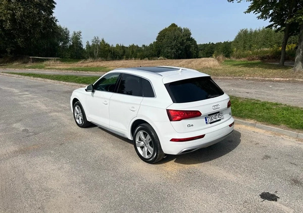 Audi Q5 cena 109000 przebieg: 157000, rok produkcji 2018 z Suchedniów małe 352